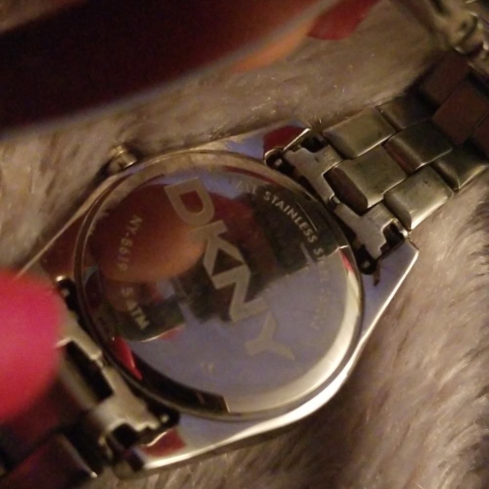 Watch - Picture 3 of 3